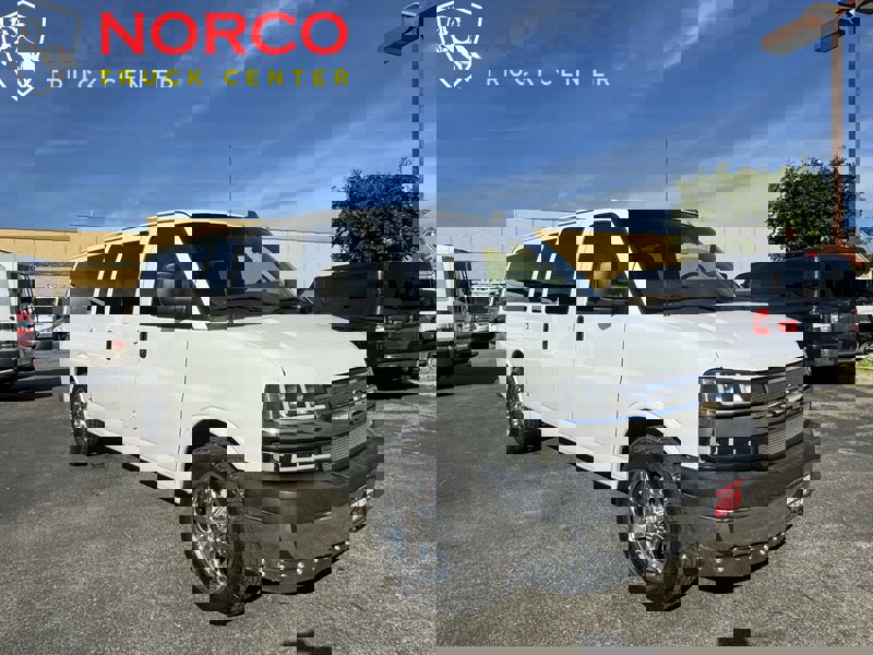 Used 2020 Chevrolet Express 3500 LT w/ LT Preferred Equipment Group image 4