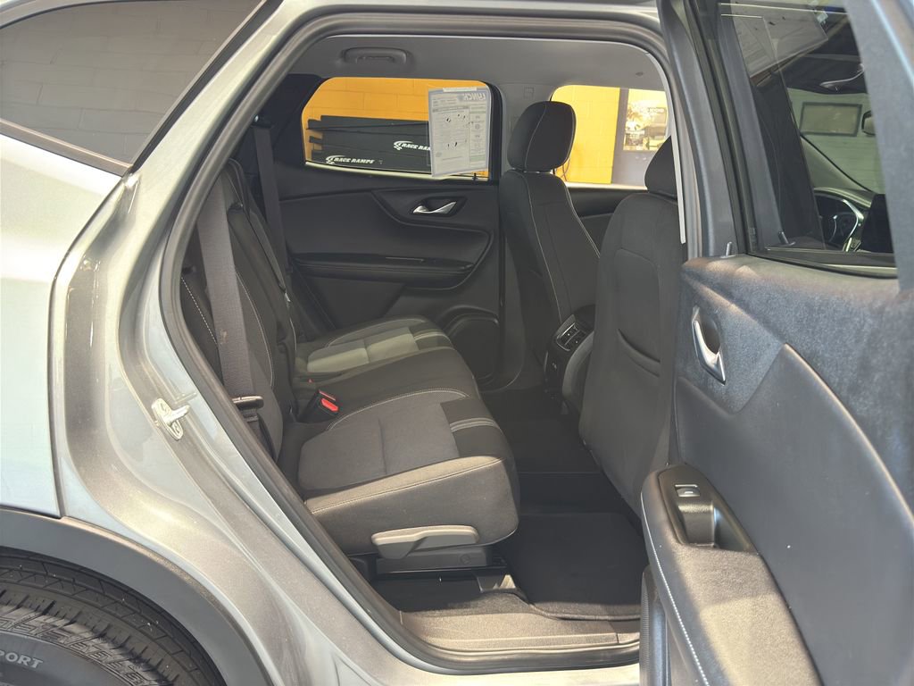 Used 2025 Chevrolet Blazer LT image 21