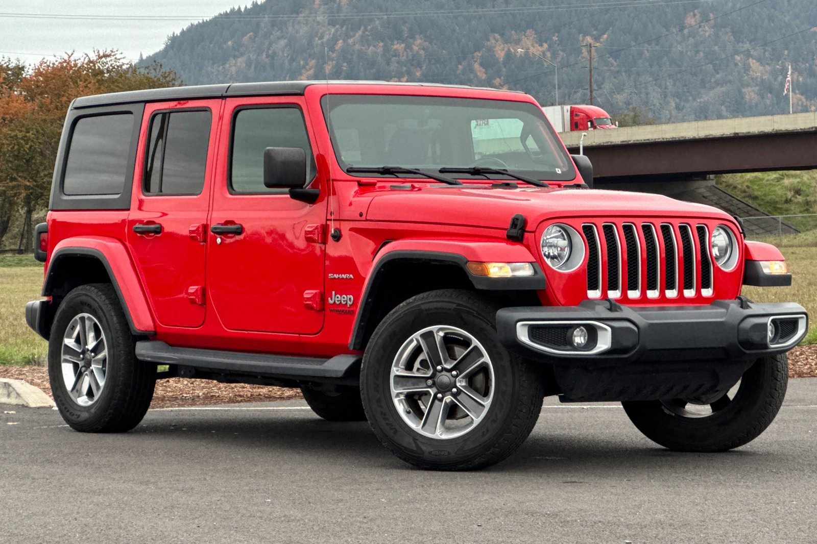 Used 2022 Jeep Wrangler Unlimited Sahara image 1