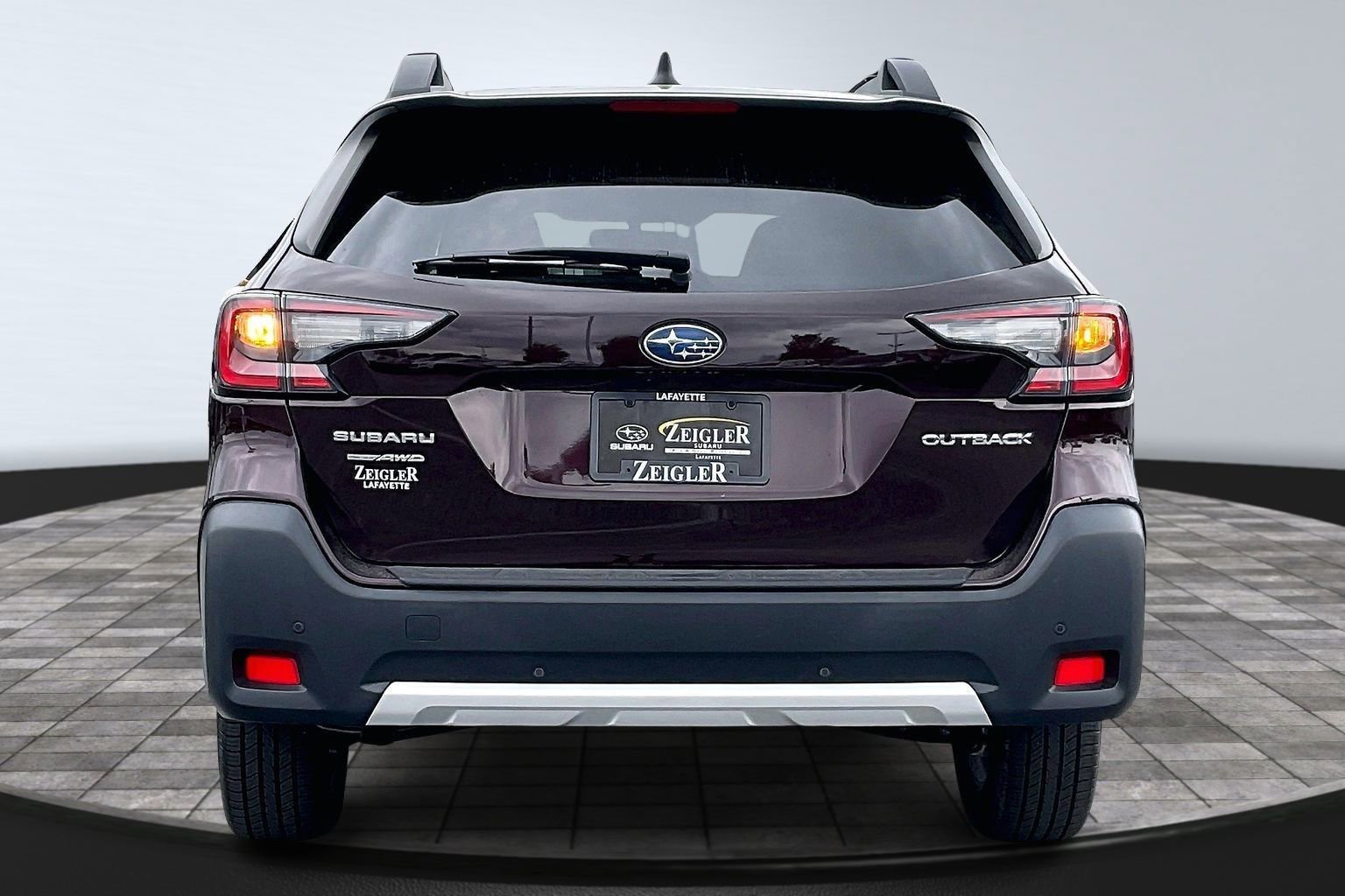 Used 2024 Subaru Outback Limited AWD/4WD image 4