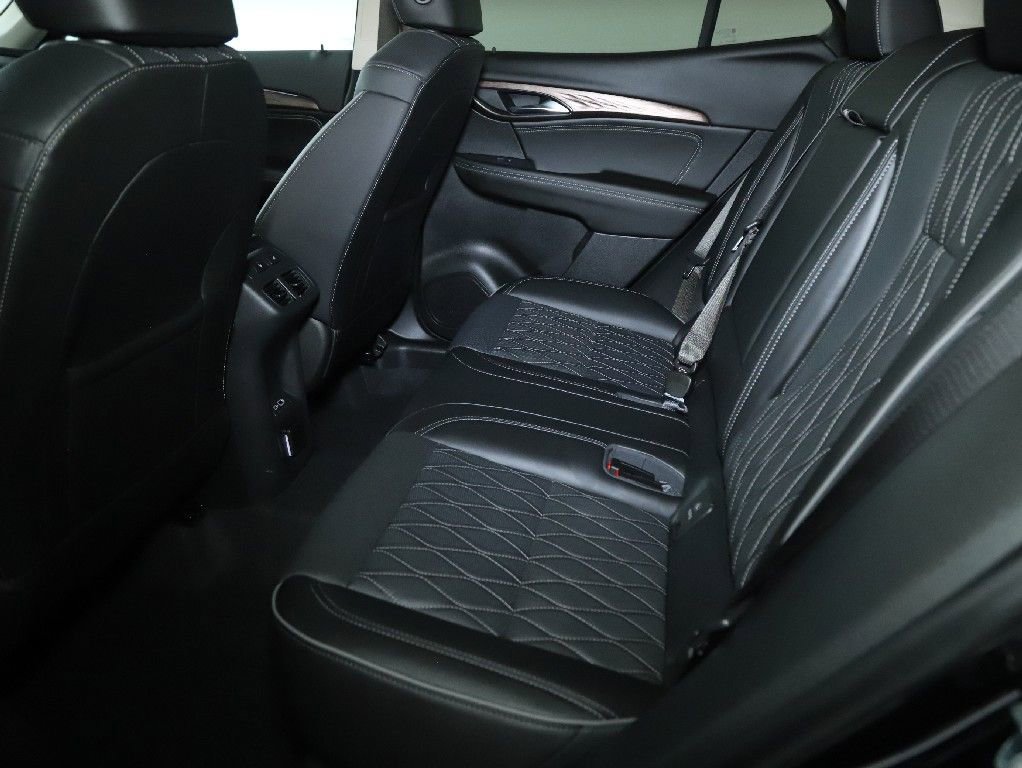 Used 2023 Buick Envision Avenir AWD/4WD image 14