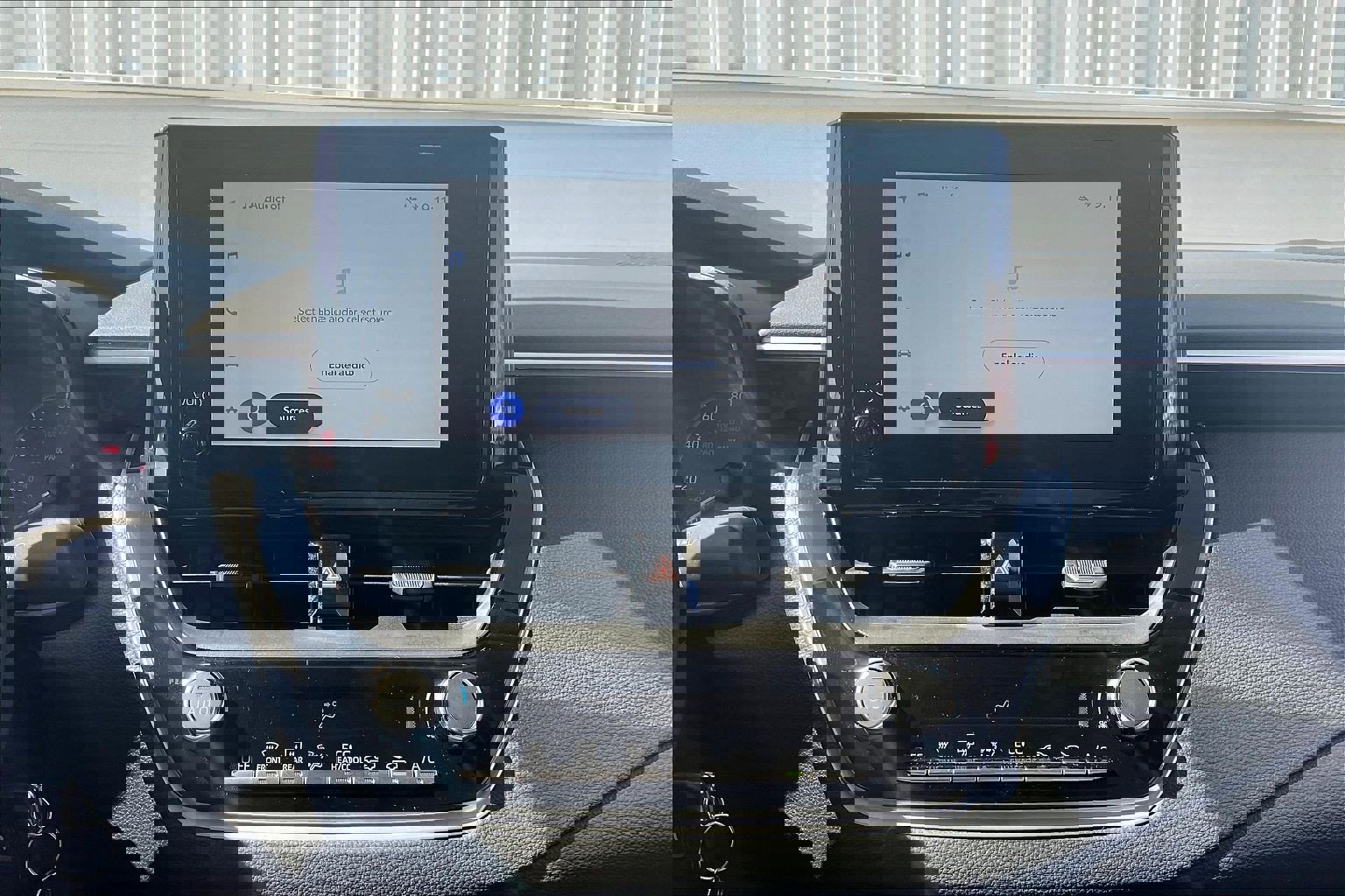 Used 2025 Toyota Corolla LE image 37