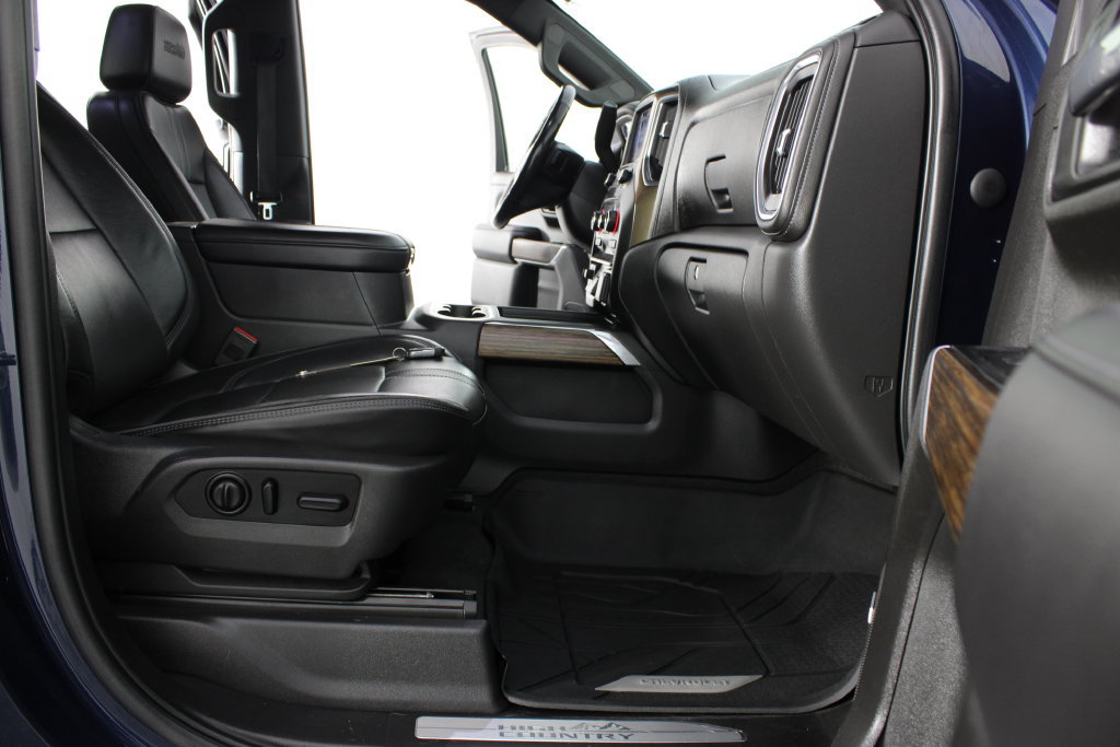 Used 2020 Chevrolet Silverado 1500 High Country w/ Technology Package AWD/4WD image 25