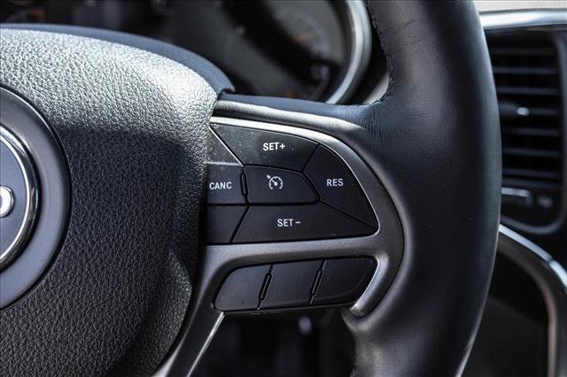 Used 2018 Jeep Grand Cherokee Altitude AWD/4WD image 14