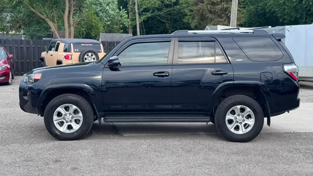 Used 2021 Toyota 4Runner SR5 Premium w/ Moonroof Package AWD/4WD image 2