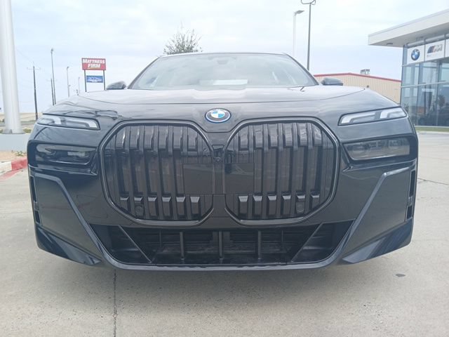 New 2025 BMW i7 xDrive60 AWD/4WD image 2