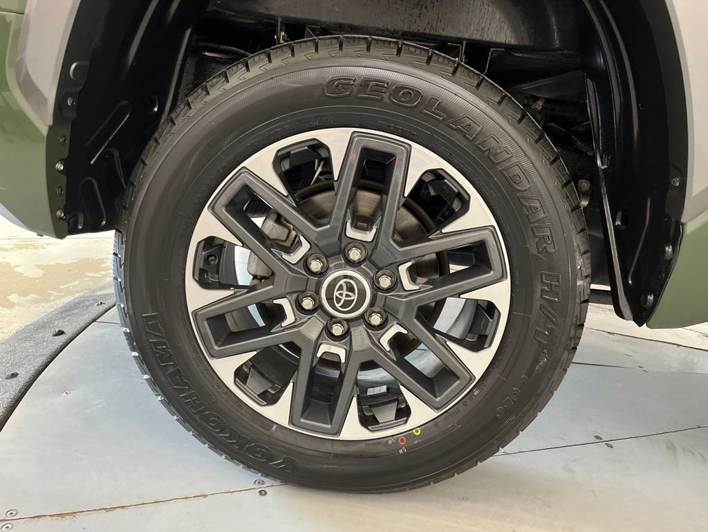 Used 2023 Toyota Tundra Limited AWD/4WD image 16