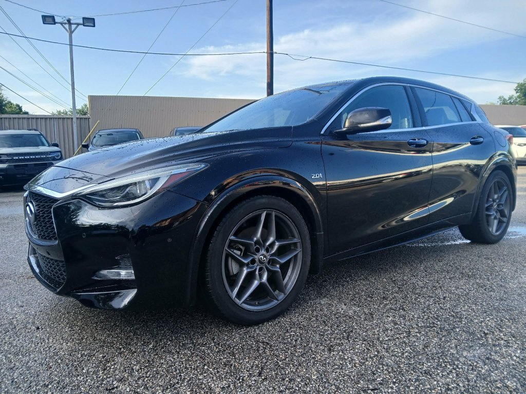 Used 2018 INFINITI QX30 Sport w/ Cargo Package FWD image 3