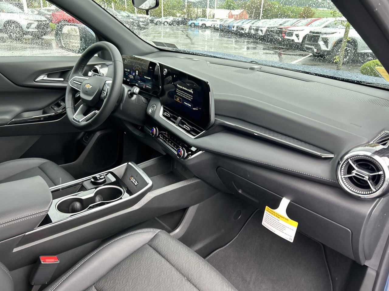 New 2026 Chevrolet Equinox LT w/ Convenience Package II AWD/4WD image 15