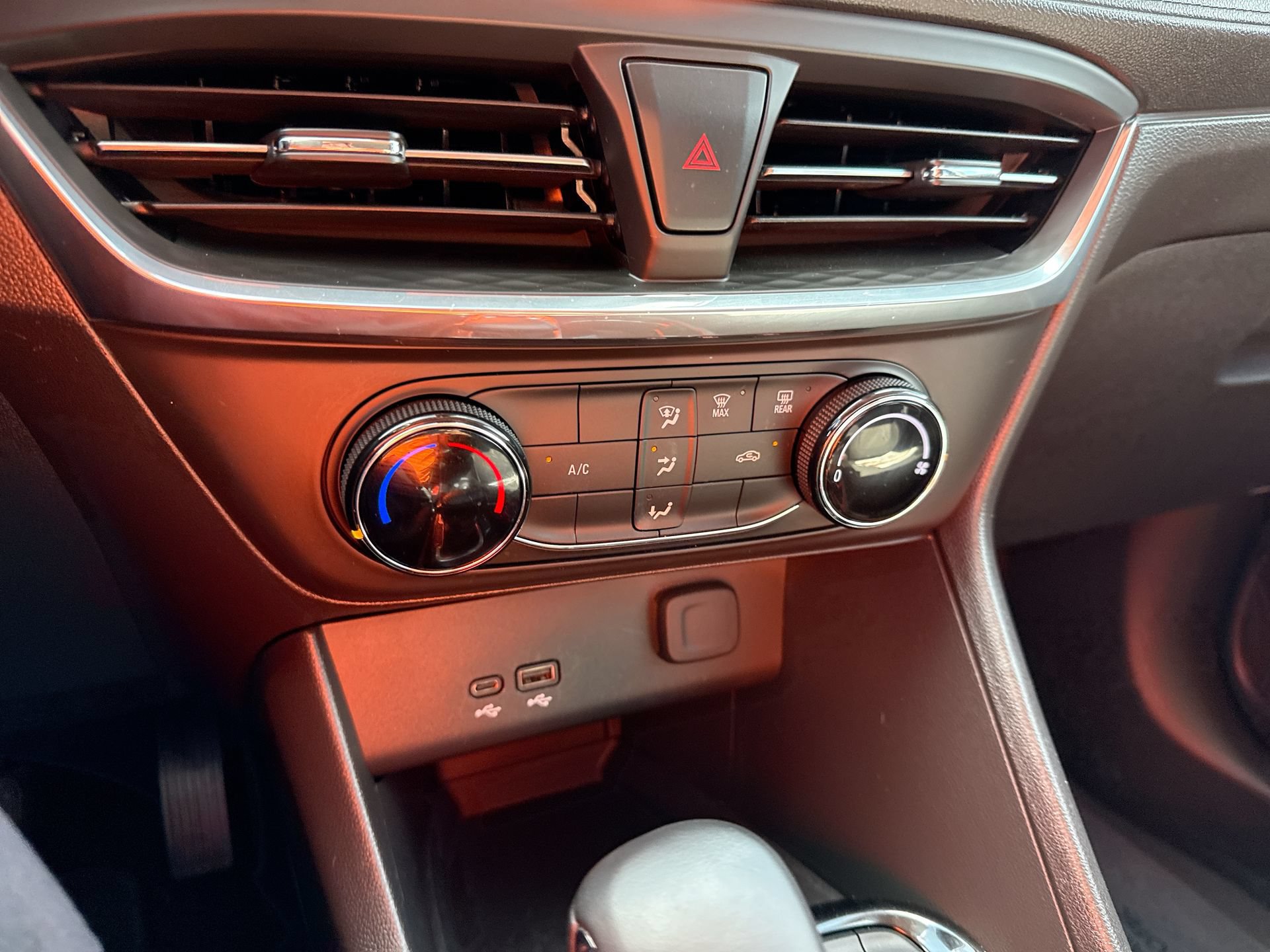 Used 2025 Buick Encore GX Preferred FWD image 15