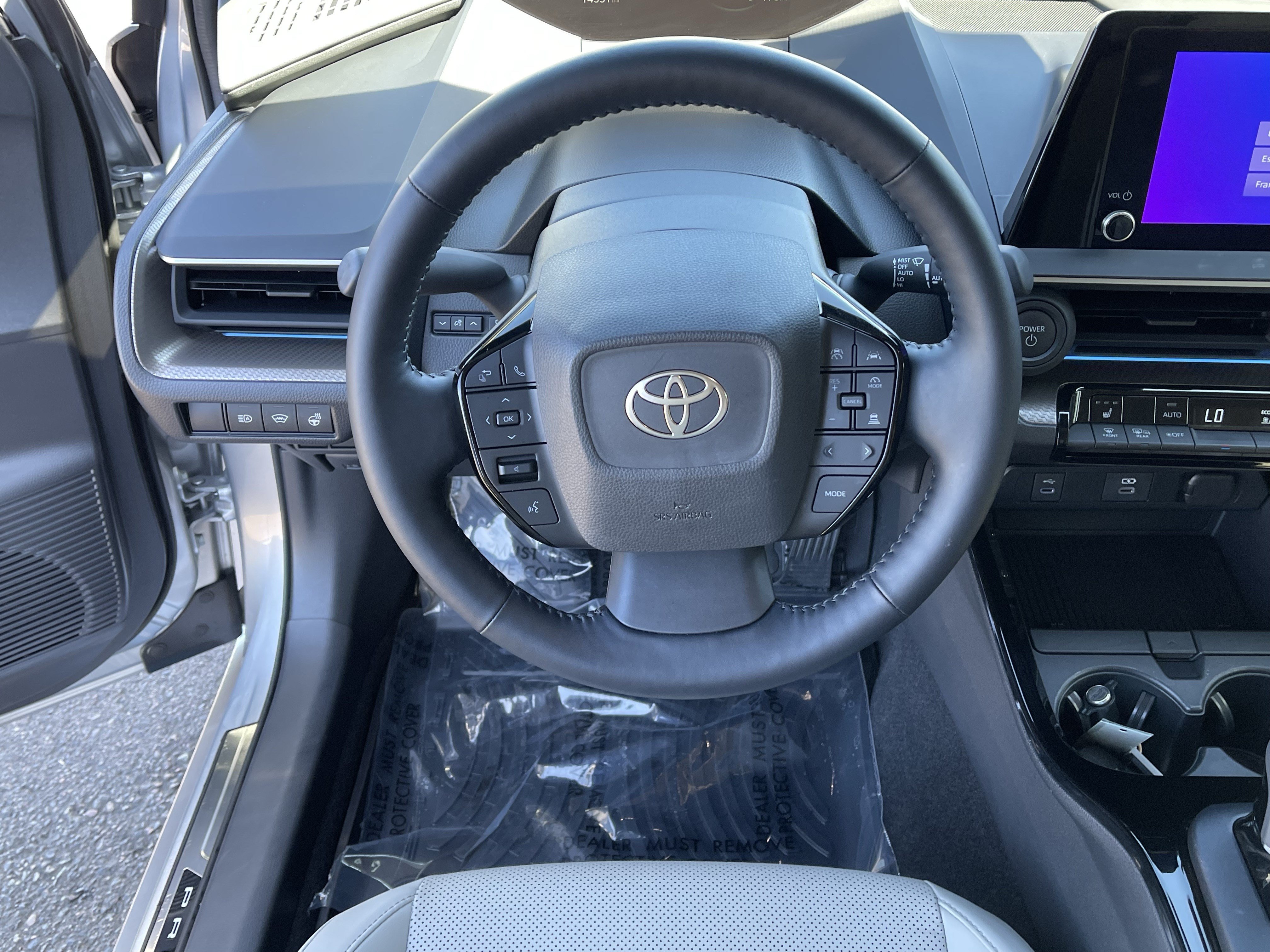 Used 2024 Toyota Prius XLE FWD image 13