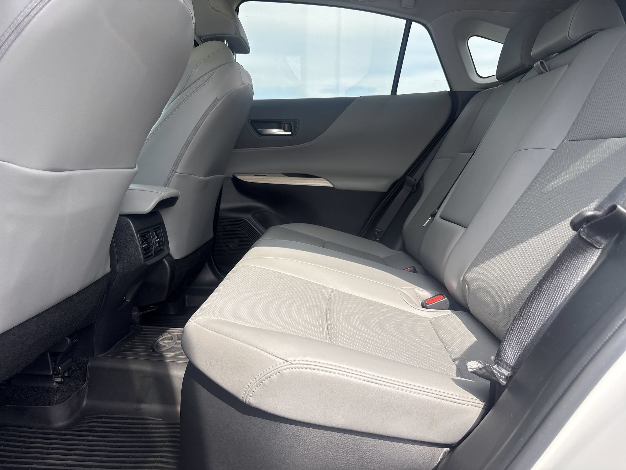 Used 2024 Toyota Venza Limited AWD/4WD image 17