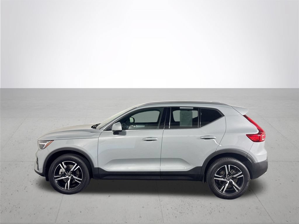 Used 2025 Volvo XC40 B5 Core AWD/4WD image 9