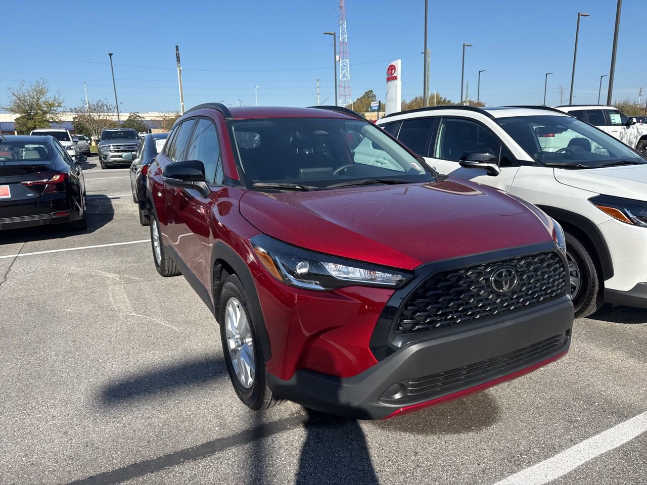 Used 2025 Toyota Corolla Cross LE image 3