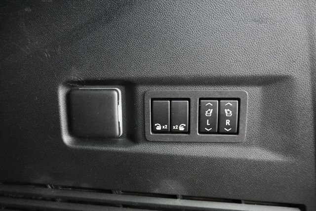 Used 2023 Chevrolet Tahoe Premier w/ Premium Package AWD/4WD image 38