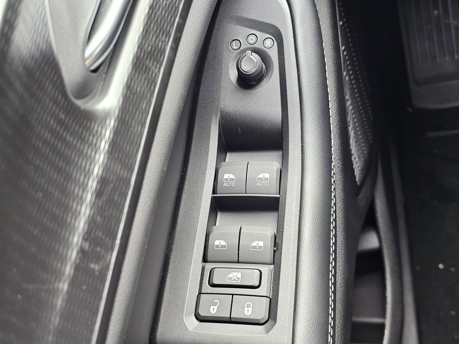 New 2025 Jeep Grand Cherokee L Altitude image 18