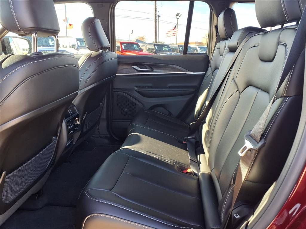 New 2025 Jeep Grand Cherokee Limited AWD/4WD image 14