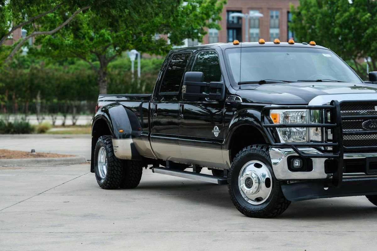 Used 2012 Ford F350 Lariat w/ Lariat Ultimate Pkg AWD/4WD image 2