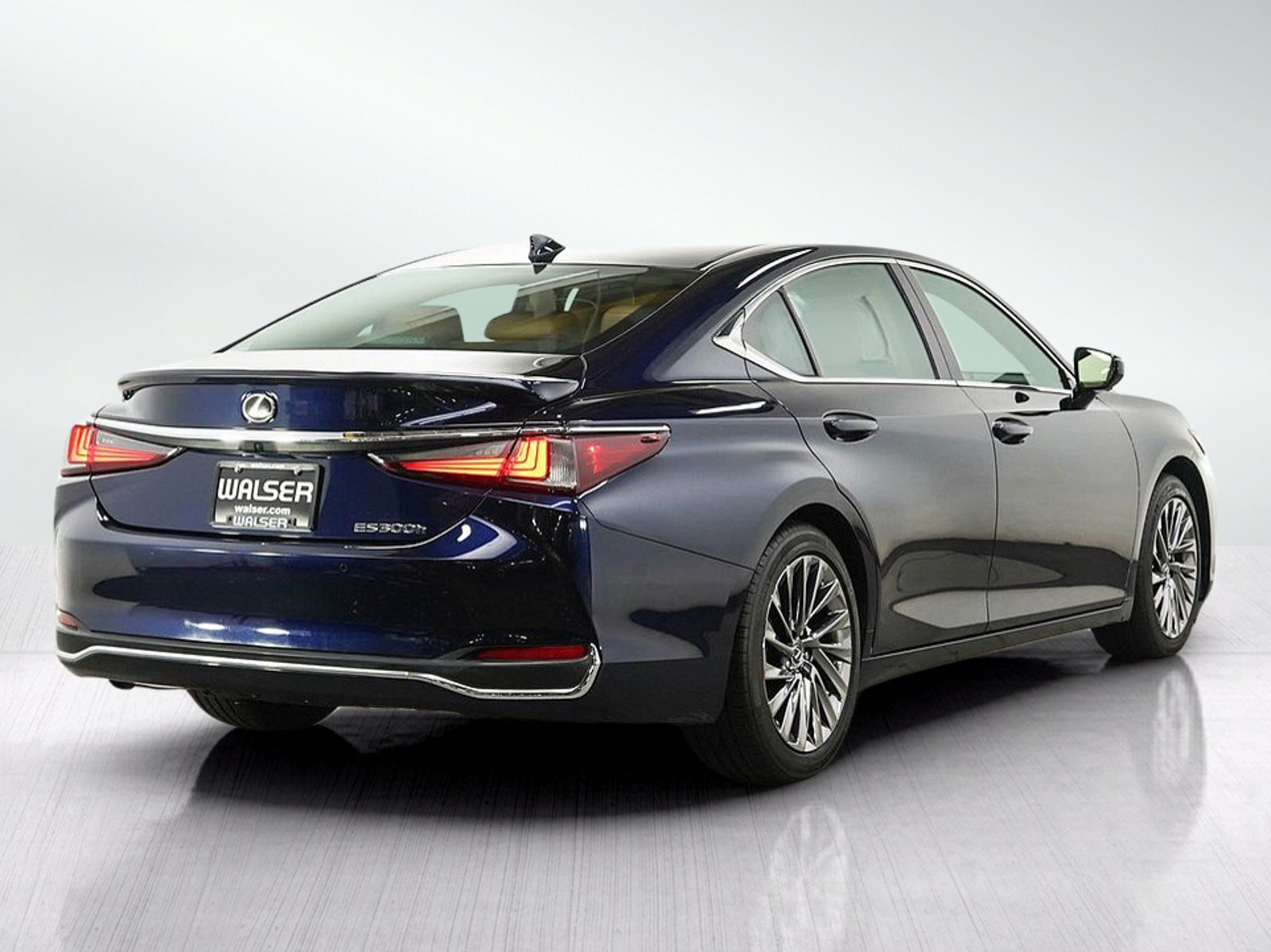 Used 2024 Lexus ES 300h FWD image 6