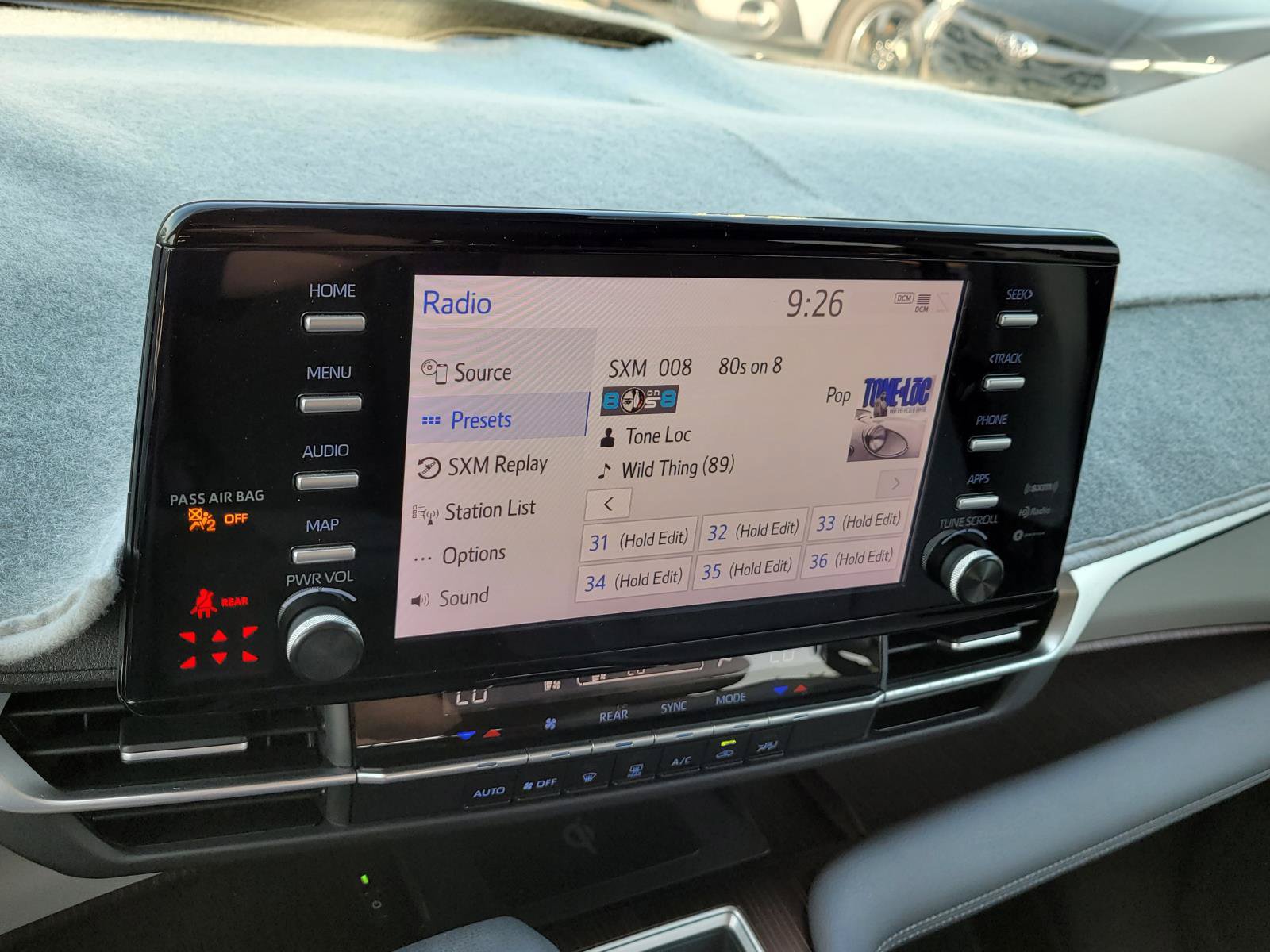 Used 2023 Toyota Sienna LE w/ LE Plus Package FWD image 11