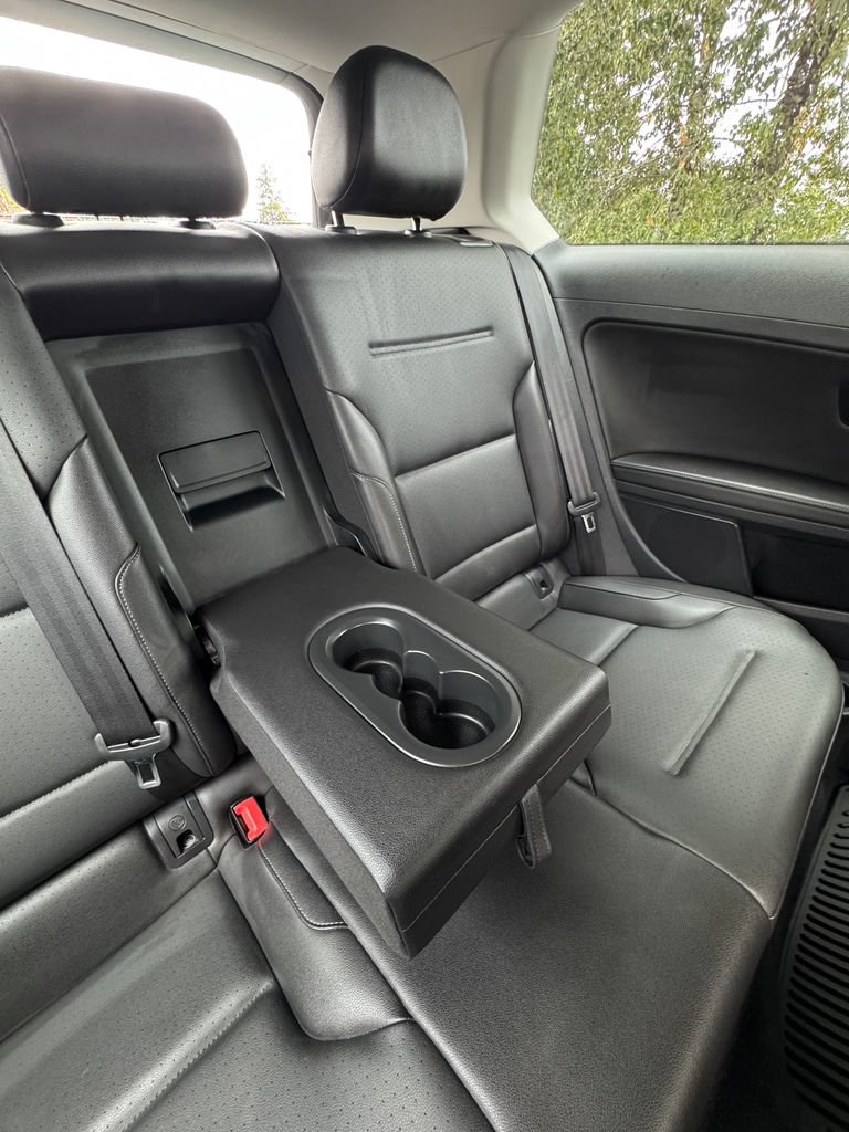 Used 2015 Volkswagen Golf S FWD image 25