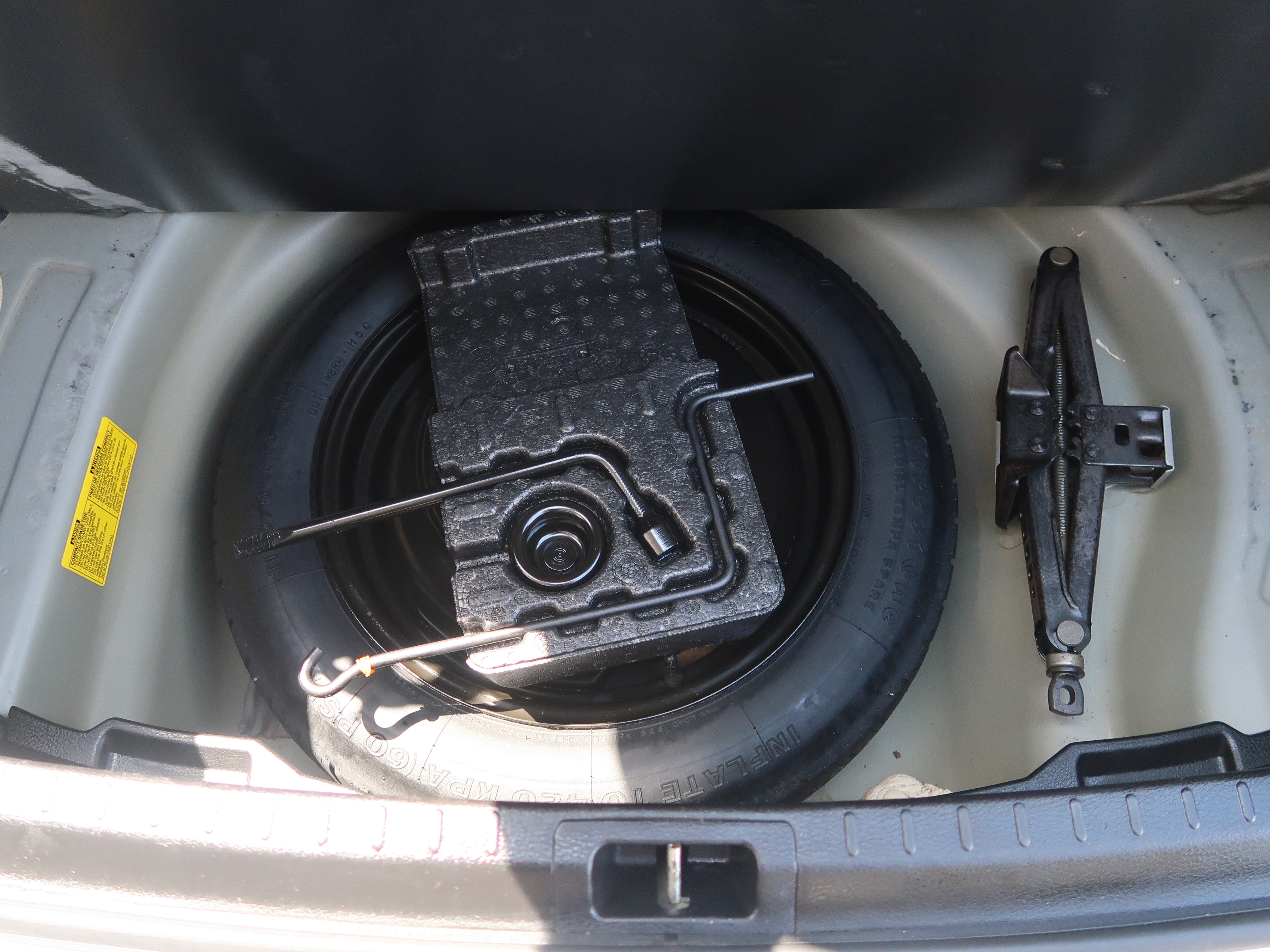Used 2014 Toyota Corolla LE FWD image 35