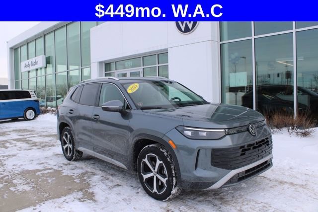 Certified 2025 Volkswagen Tiguan SE AWD/4WD image 1