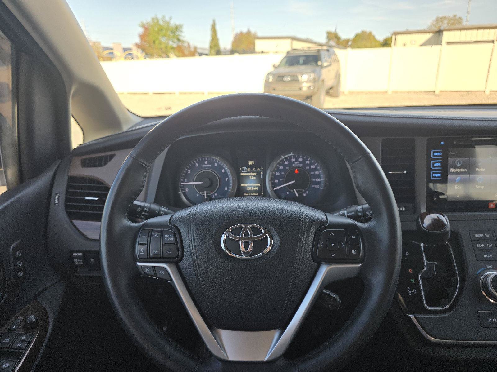 Used 2016 Toyota Sienna Limited Premium AWD/4WD image 9