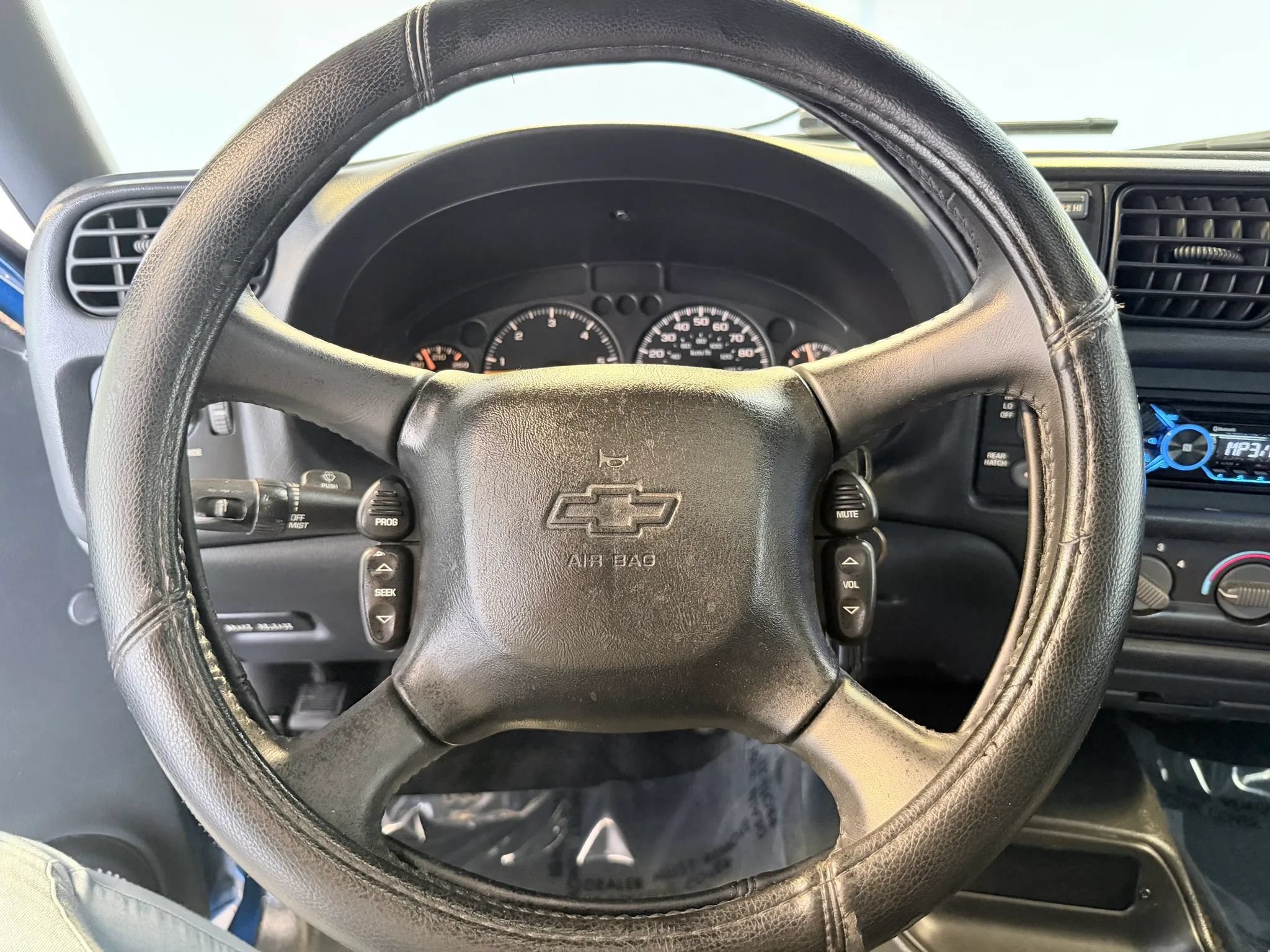 Used 2001 Chevrolet Blazer LS w/ Preferred Equipment Group AWD/4WD image 12