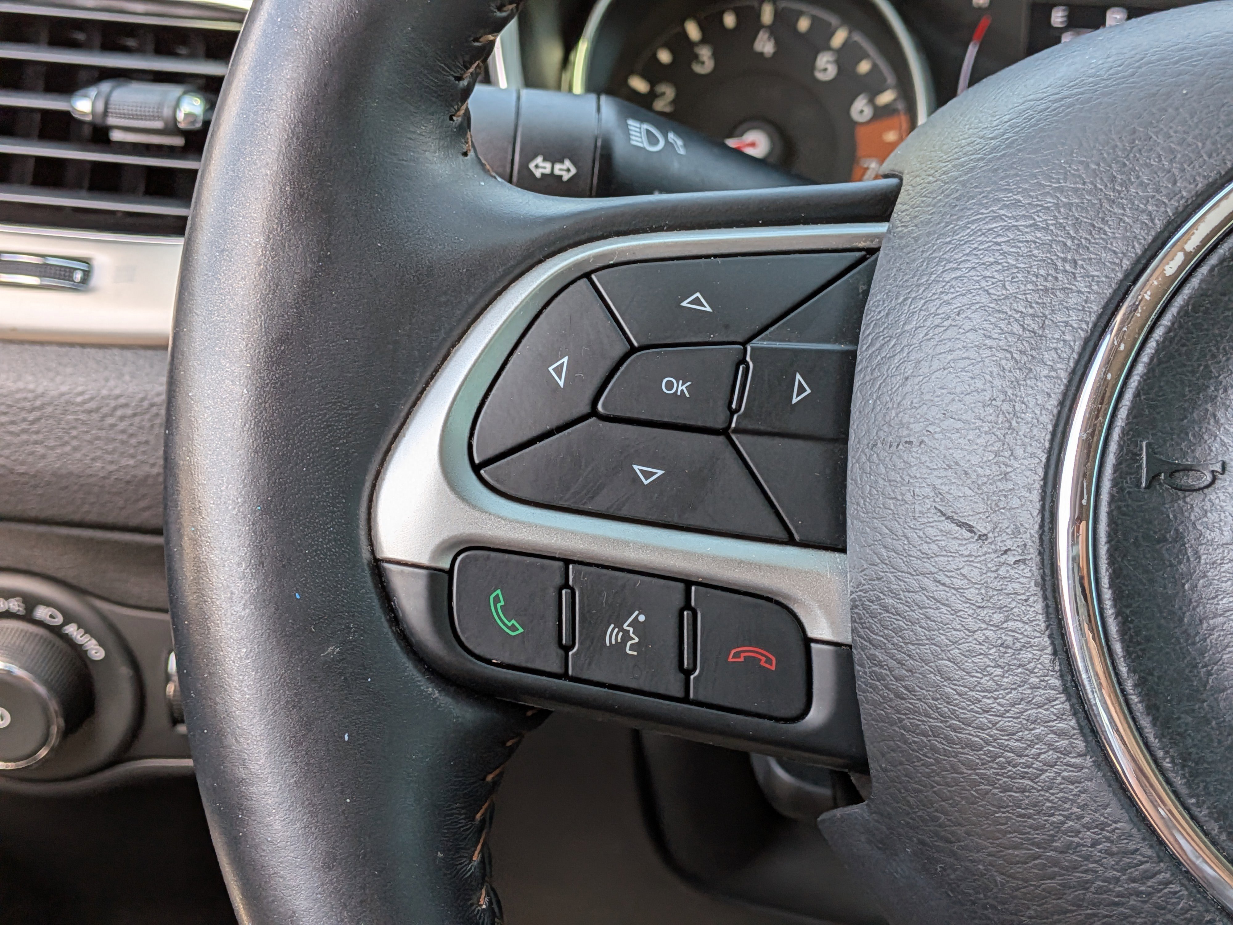 Used 2019 Jeep Compass Latitude image 24