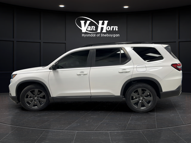 Used 2023 Honda Pilot Sport image 4