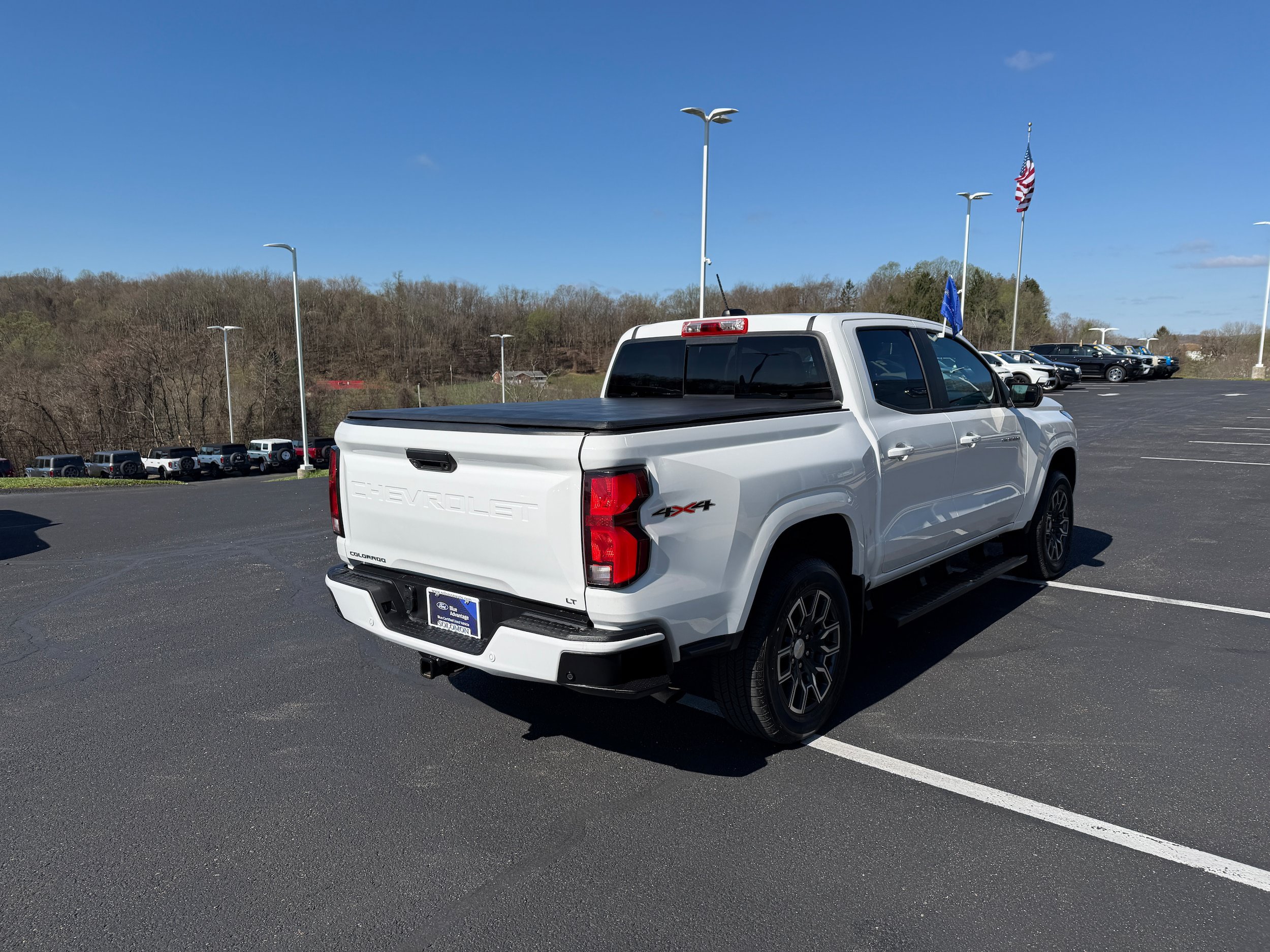 Used 2024 Chevrolet Colorado LT w/ LT Convenience Package III AWD/4WD image 5