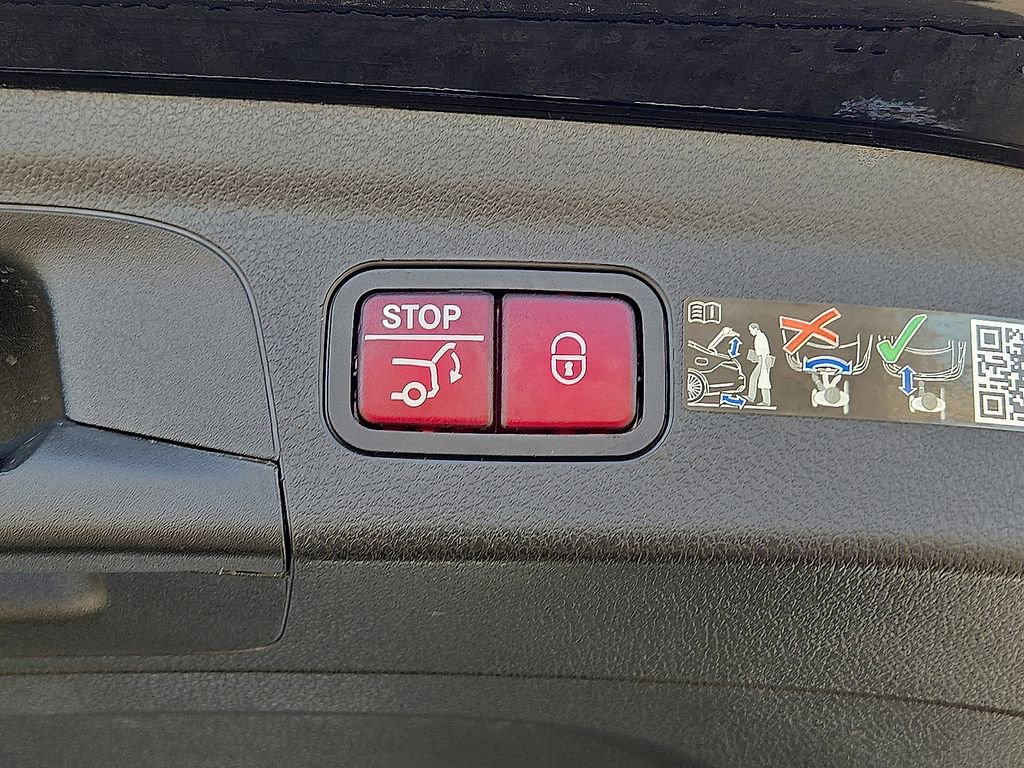 Used 2025 Mercedes-Benz GLE 350 4MATIC image 14