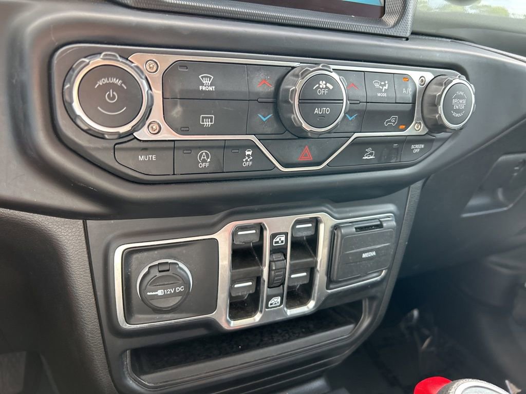 Used 2022 Jeep Wrangler Unlimited Sahara image 28