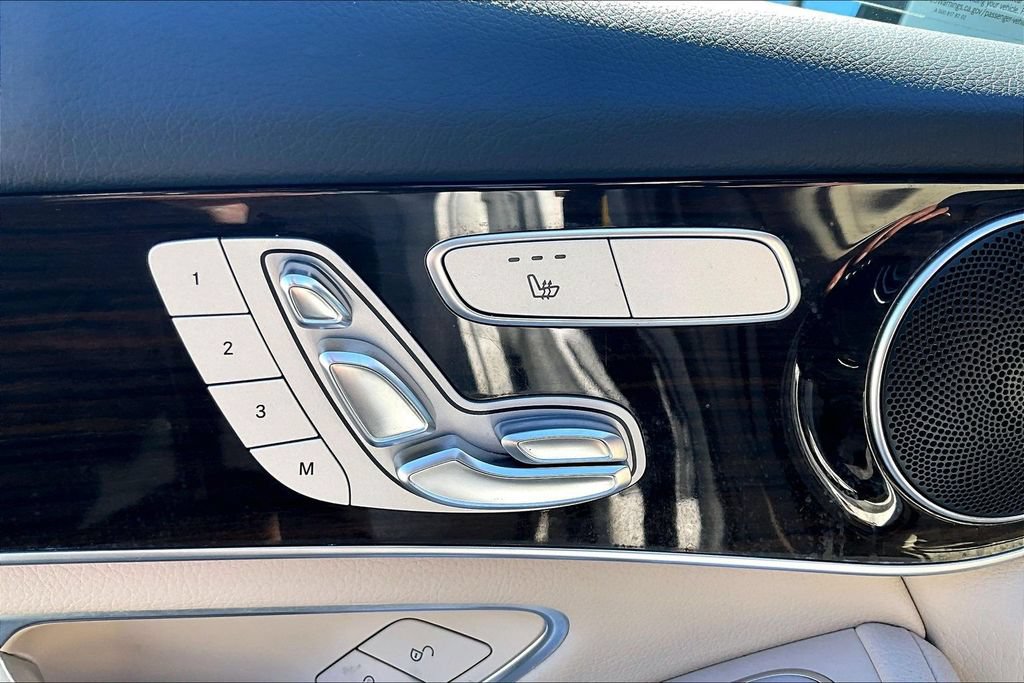 Used 2021 Mercedes-Benz GLC 300 4MATIC w/ Premium Package image 34