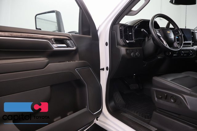Used 2024 Chevrolet Silverado 3500 LTZ AWD/4WD image 8