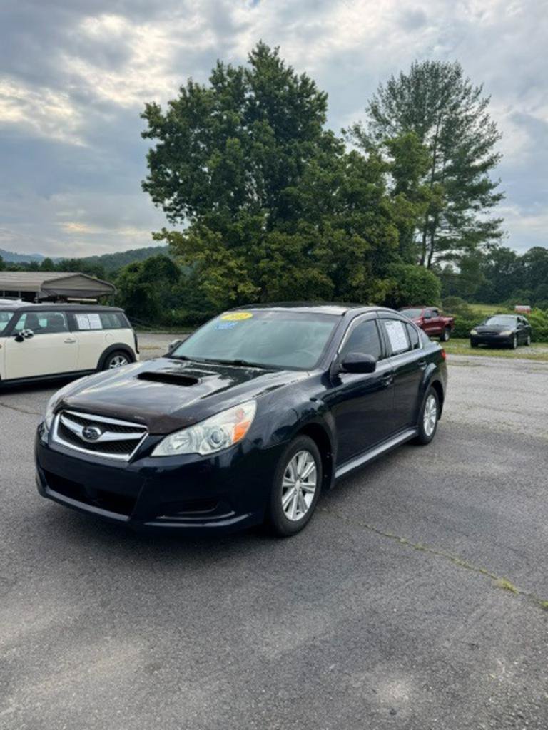 Used 2012 Subaru Legacy 2.5i Premium w/ All-Weather Pkg AWD/4WD image 3