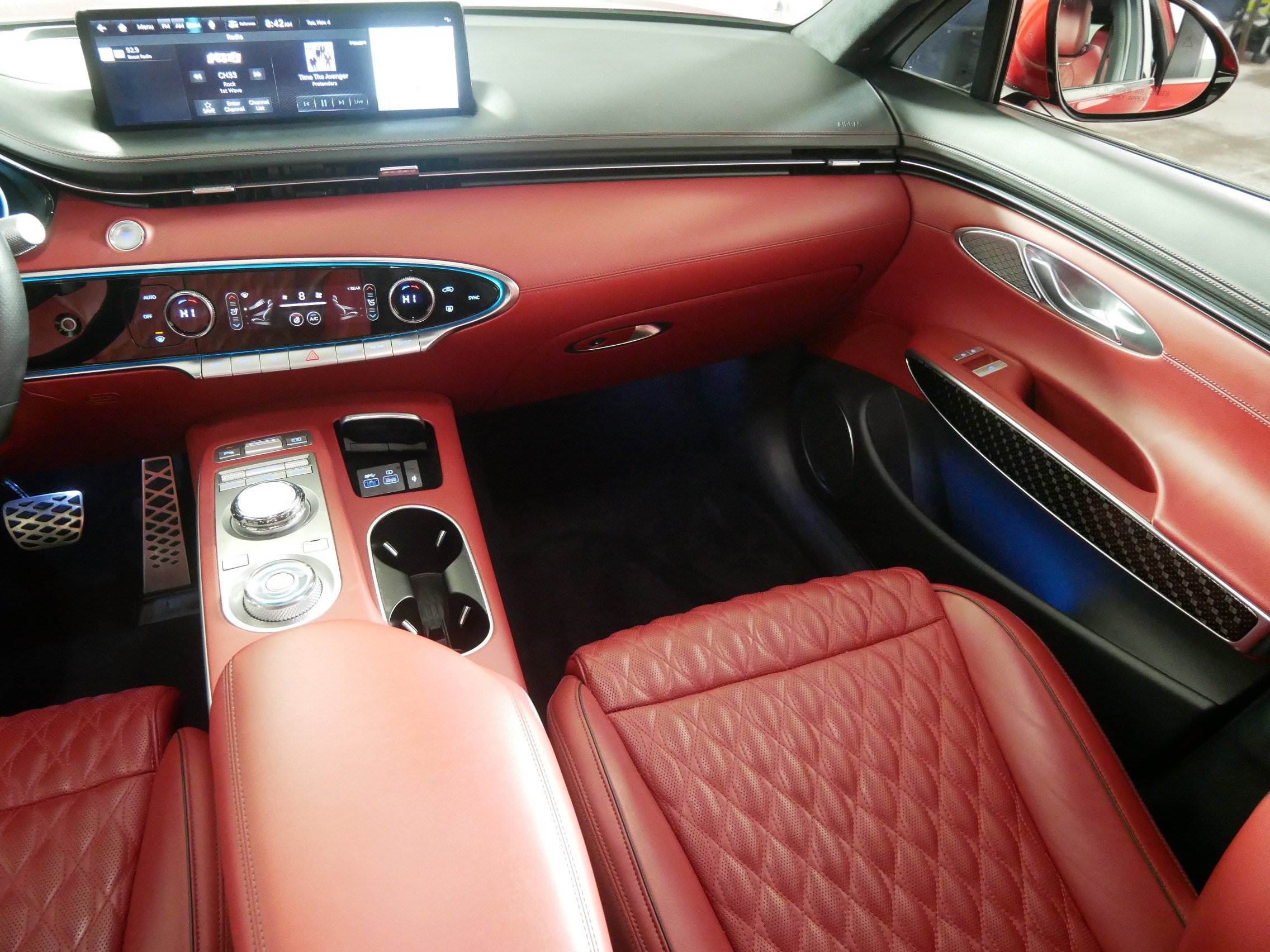 Used 2023 Genesis GV70 3.5T Sport w/ Sport Prestige Package image 11