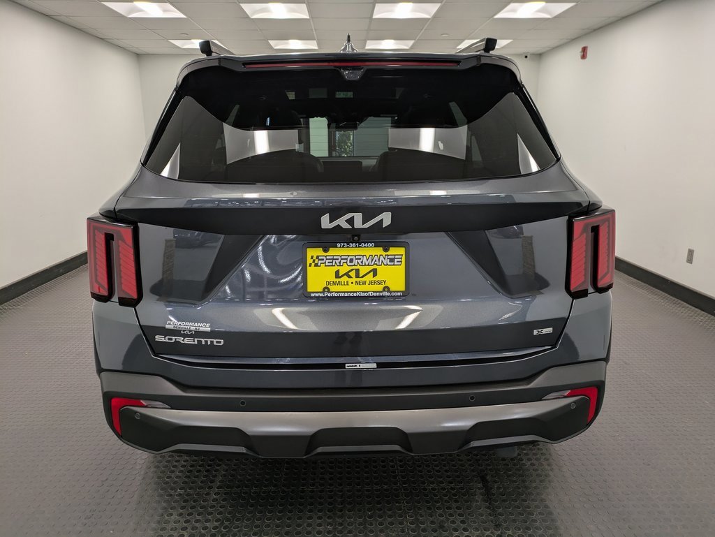 Used 2024 Kia Sorento SX Prestige w/ Sage Leather Package image 5