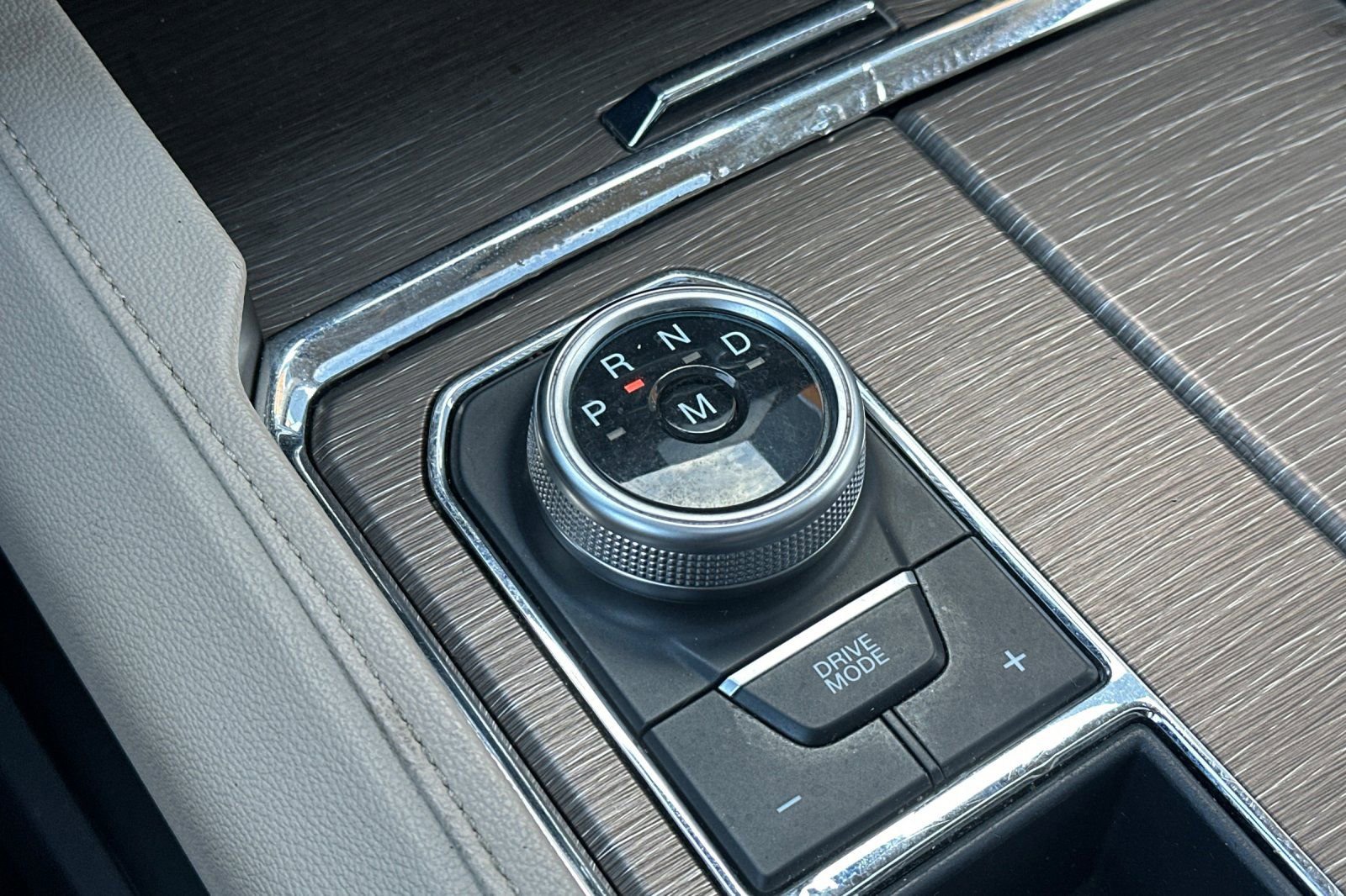 Used 2024 Ford Expedition Limited image 28