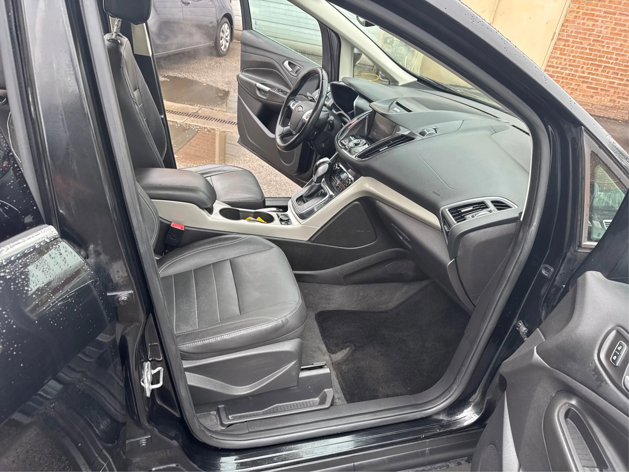 Used 2013 Ford C-MAX SEL image 24