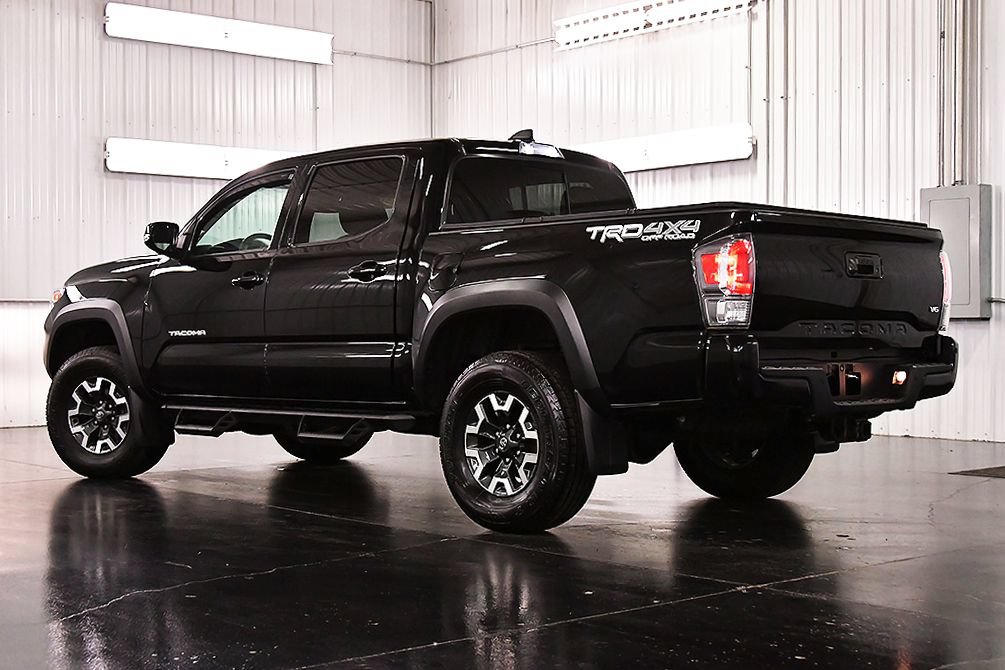 Used 2023 Toyota Tacoma TRD Off-Road w/ Advanced Technology Package AWD/4WD image 5