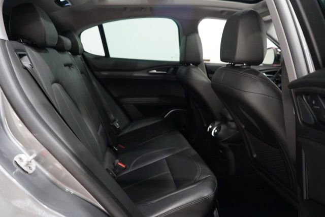 Used 2020 Alfa Romeo Stelvio Ti w/ Active Blind Spot Package AWD/4WD image 34