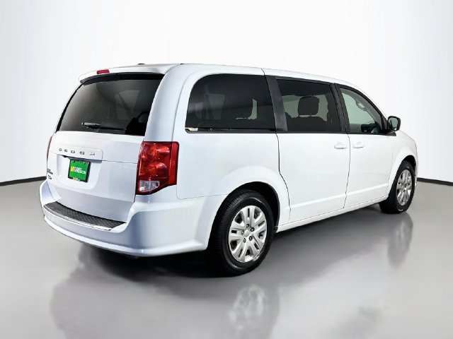 Used 2018 Dodge Grand Caravan SE w/ UConnect Hands-Free Group FWD image 10