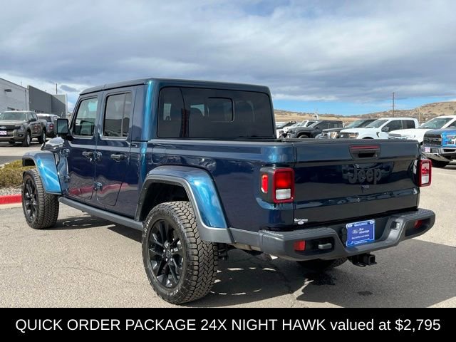 Used 2025 Jeep Gladiator Sport image 3