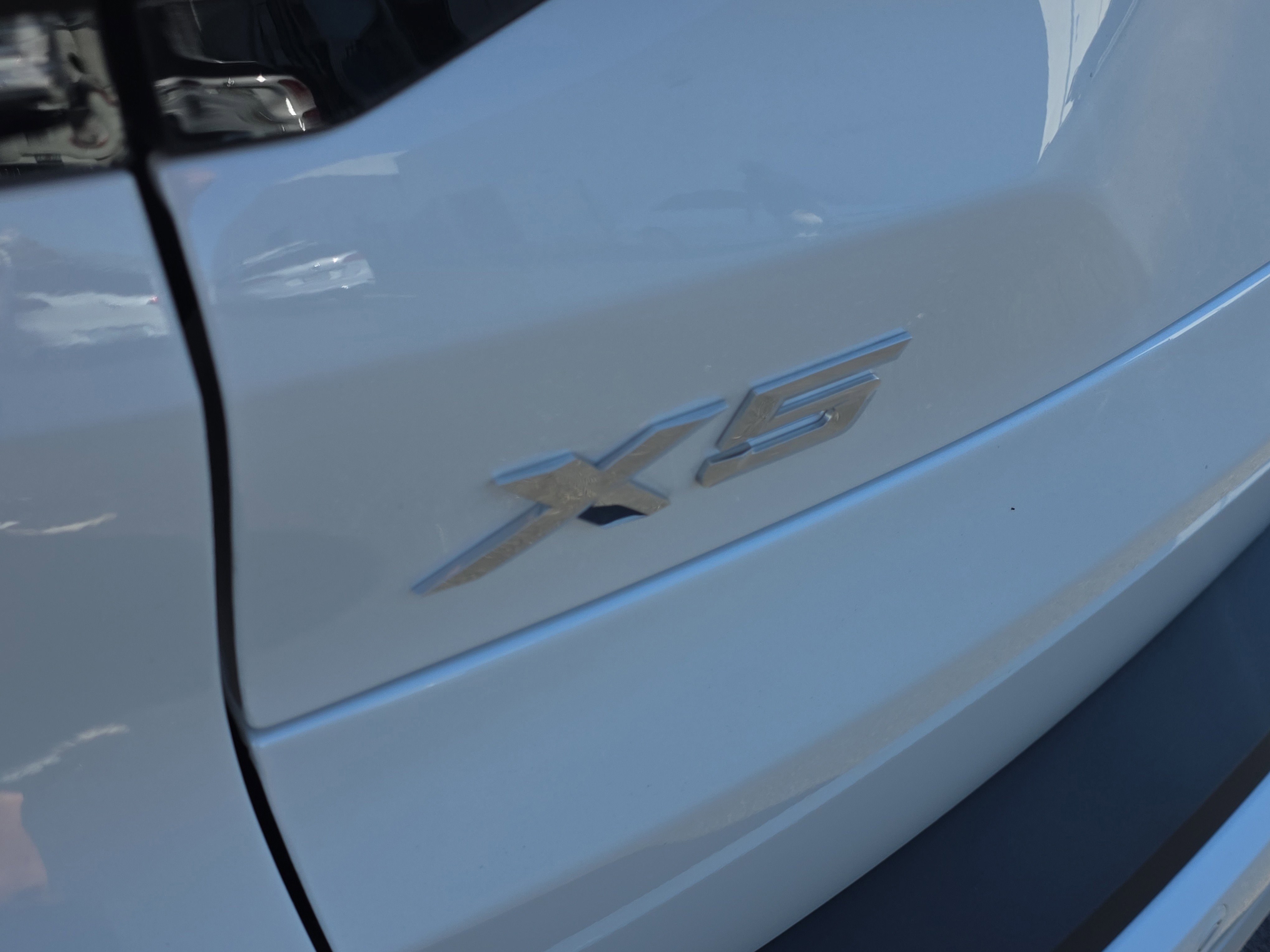 New 2026 BMW X5 xDrive50e image 5