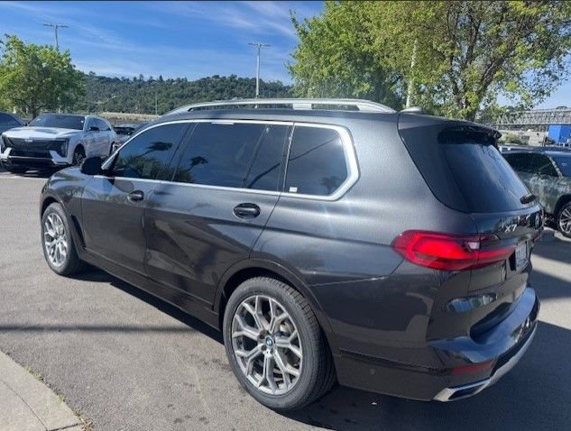 Used 2020 BMW X7 xDrive40i w/ Premium Package image 8