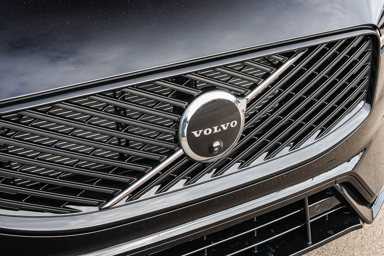 New 2026 Volvo XC60 T8 Plus w/ Protection Package Premier image 16