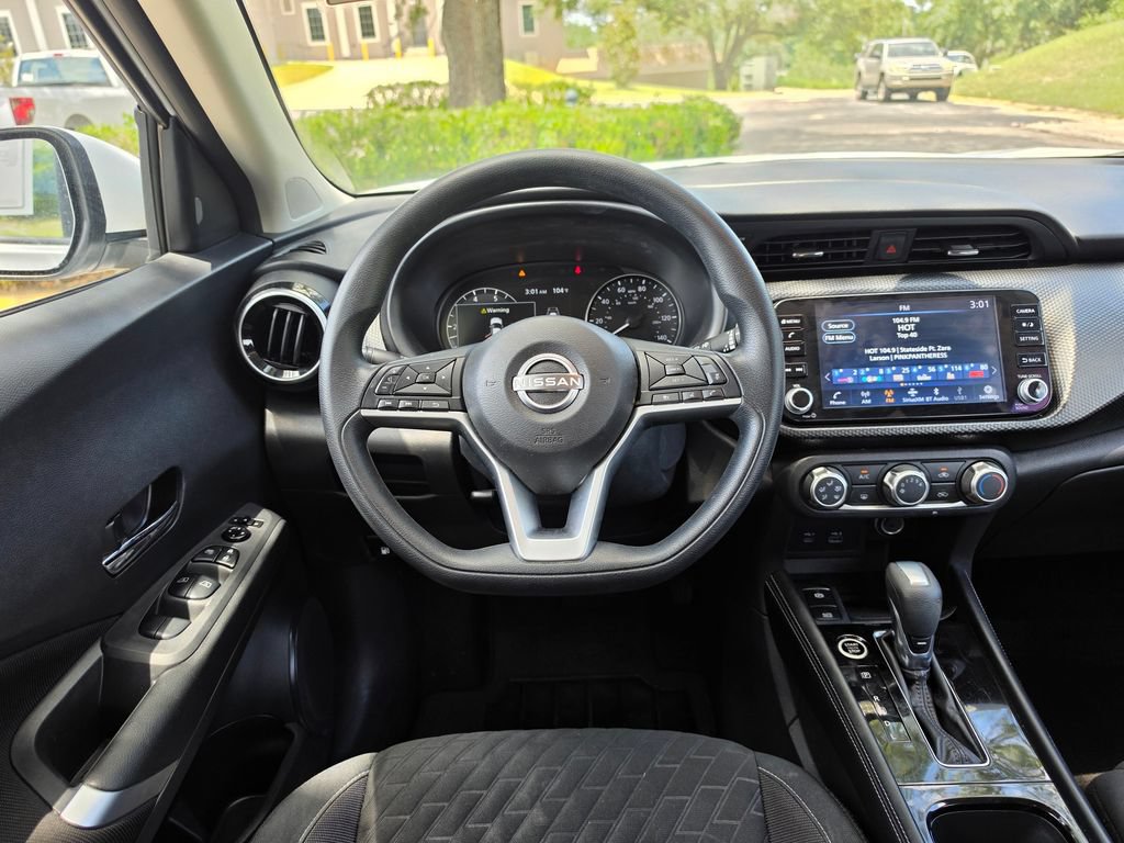 Used 2023 Nissan Kicks SV FWD image 9