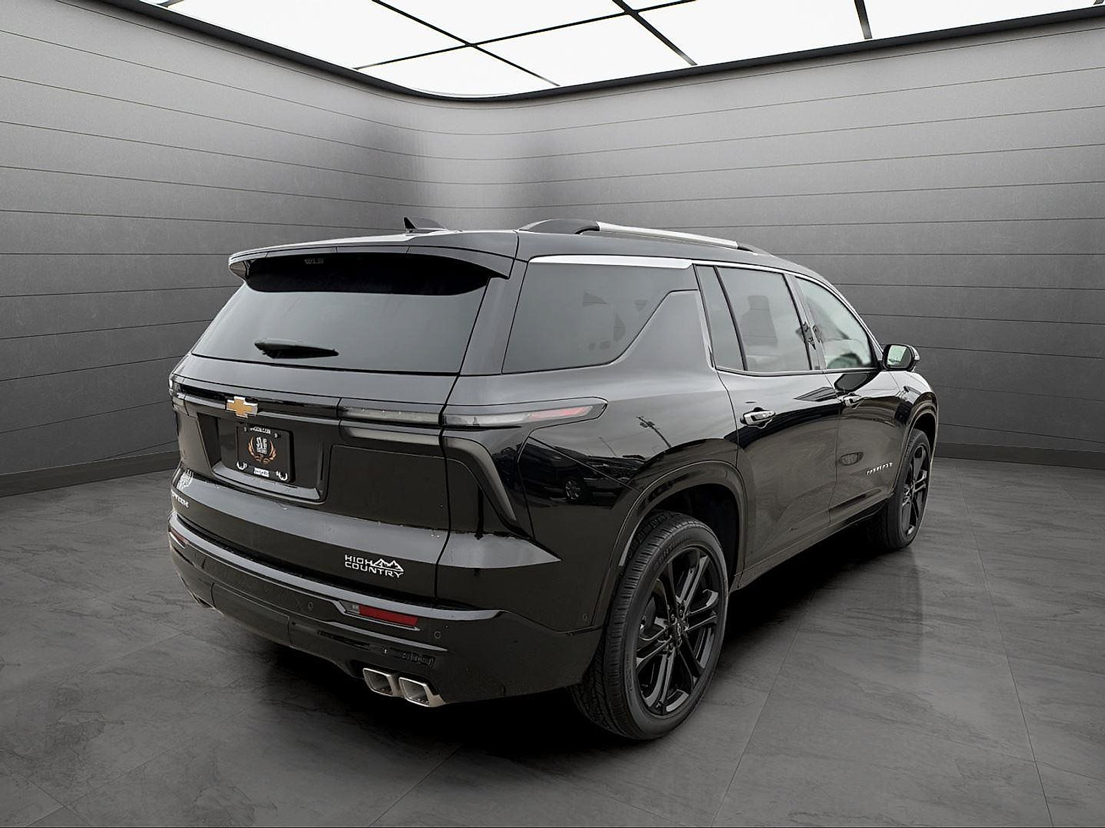 New 2026 Chevrolet Traverse High Country w/ LPO, Floor Liner Package FWD image 5